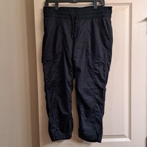 North Face Womens Large Capri Dance Pants Black Loose Comfortable